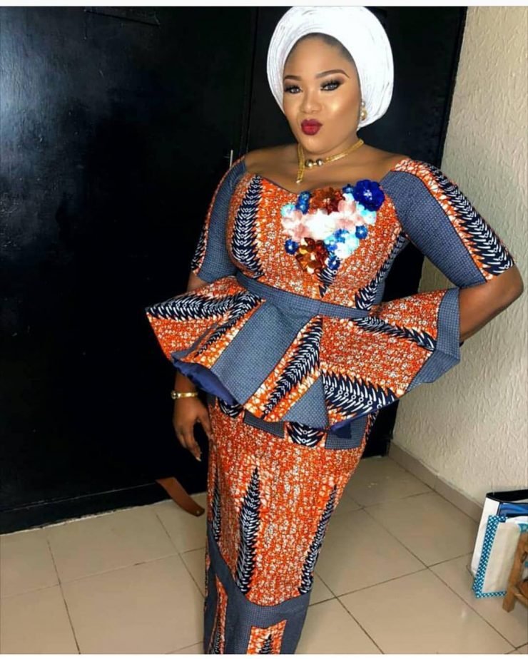 NEWEST FASHION OF ANKARA STYLES 2020 FOR LADIES ( IMAGES)