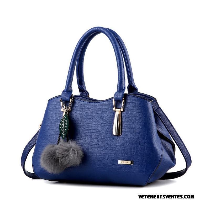 Check Out: The latest Ladies Trendy Handbag For Celebrities 2020